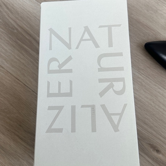 Everly Black Pointed Toe Heels Naturalizer Everly Pump - Picture 8 of 8